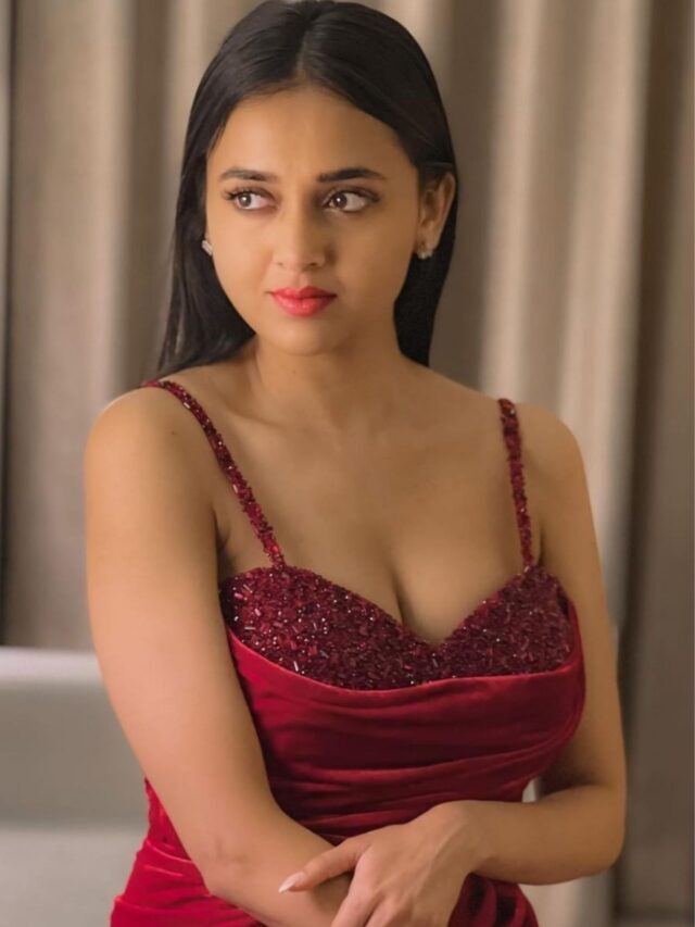 Tejasswi Prakash : अपनी कातिलाना अदाओं से तेजस्वी ने ढाया कहर